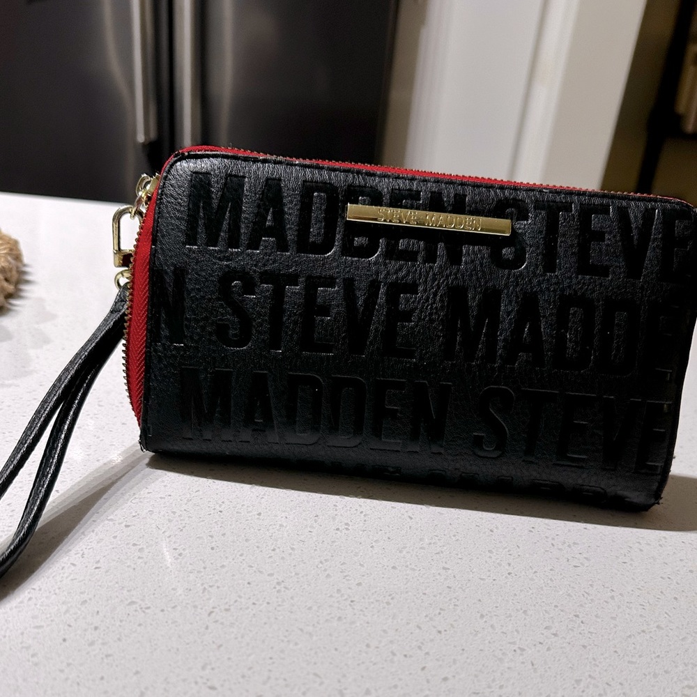 Steve Madden wallet. Red and black!